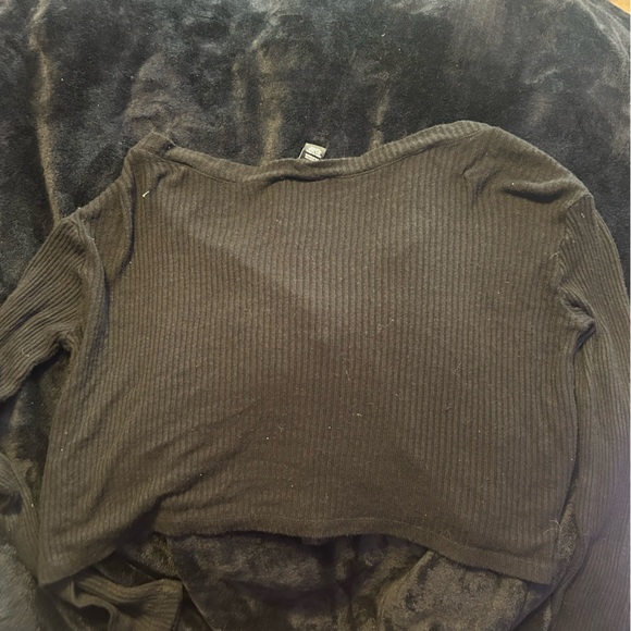 black short cardigan sweater - Picture 2 of 3